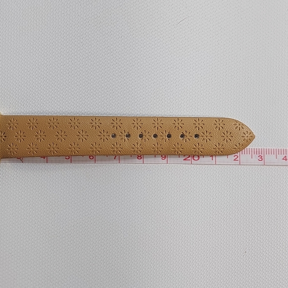 BWC Ladies Gold Tone Floral Embossed Faux Leather Watch, New Battery - Picture 6 of 11